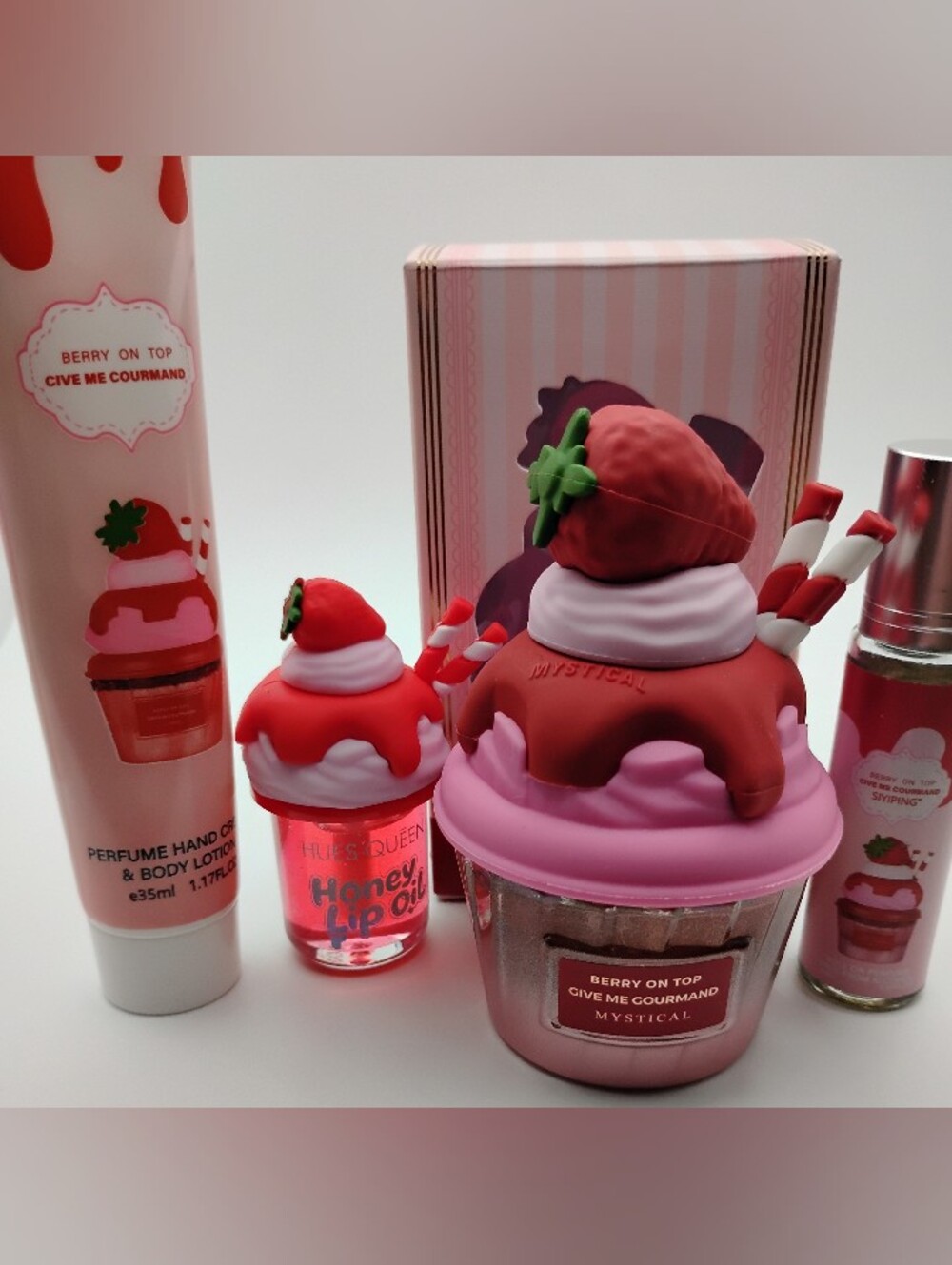 Strawberry Dessert Cup Skincare Set - Pink & Red - Picture 3 of 6